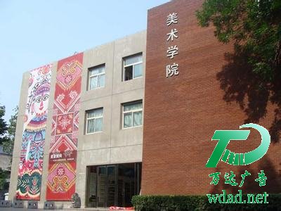 ���L����