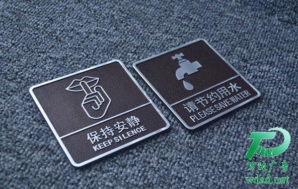 ���R����������˾